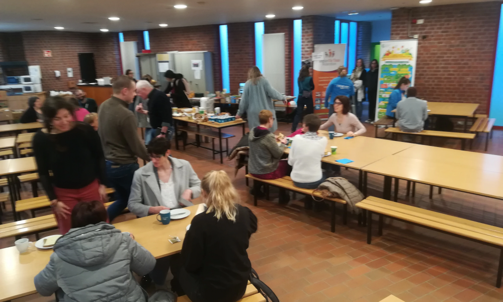 Stand de sensibilisation au petit déjeuner équitable de la HE De Vinci (30/03/2023)
