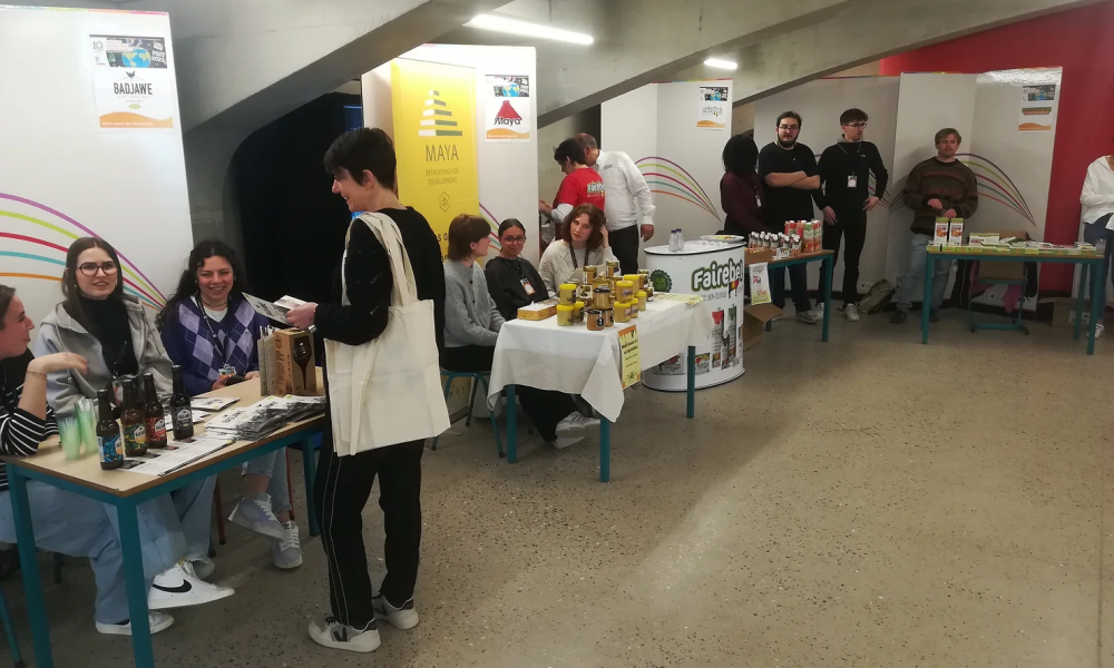 4 membres de BFTF présents au marché équitable de l'Helmo-Guillemins (19/04/2023)