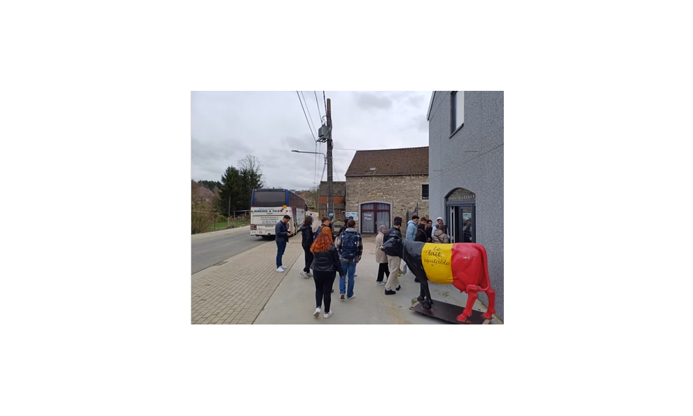 Bezoek aan de boerderij "Élevage de Presles" door 43 studenten van HELHA La Louvière (22/02/2024)