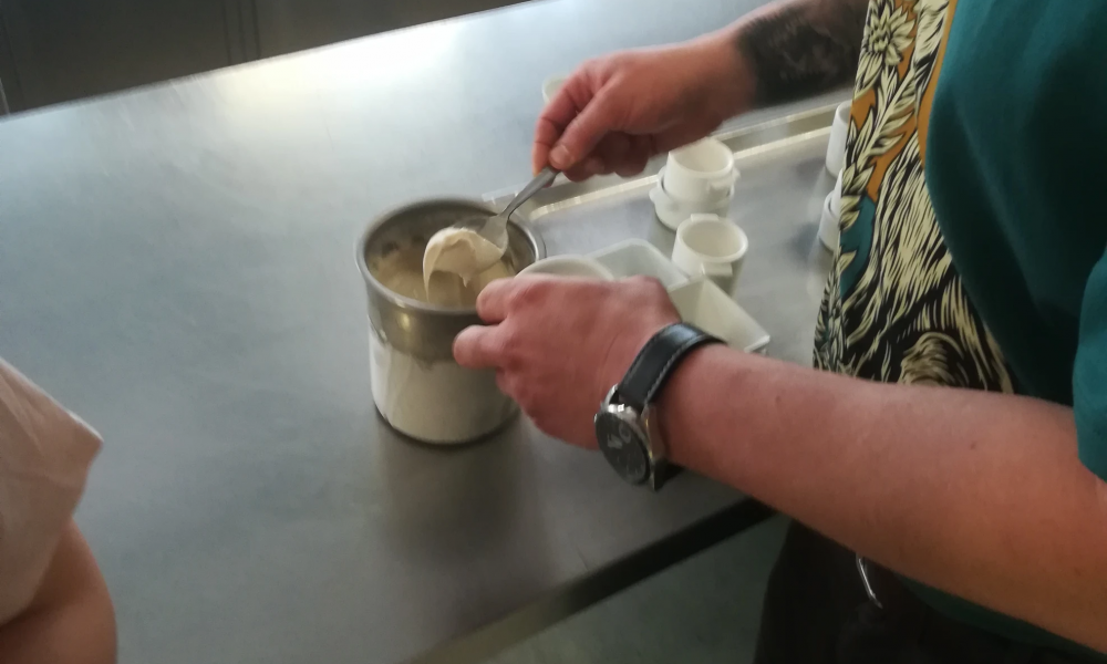 Conférence et fabrication de glaces équitables au cours de cuisine de l'IFAPME-Dinant ! (08/05/2023)