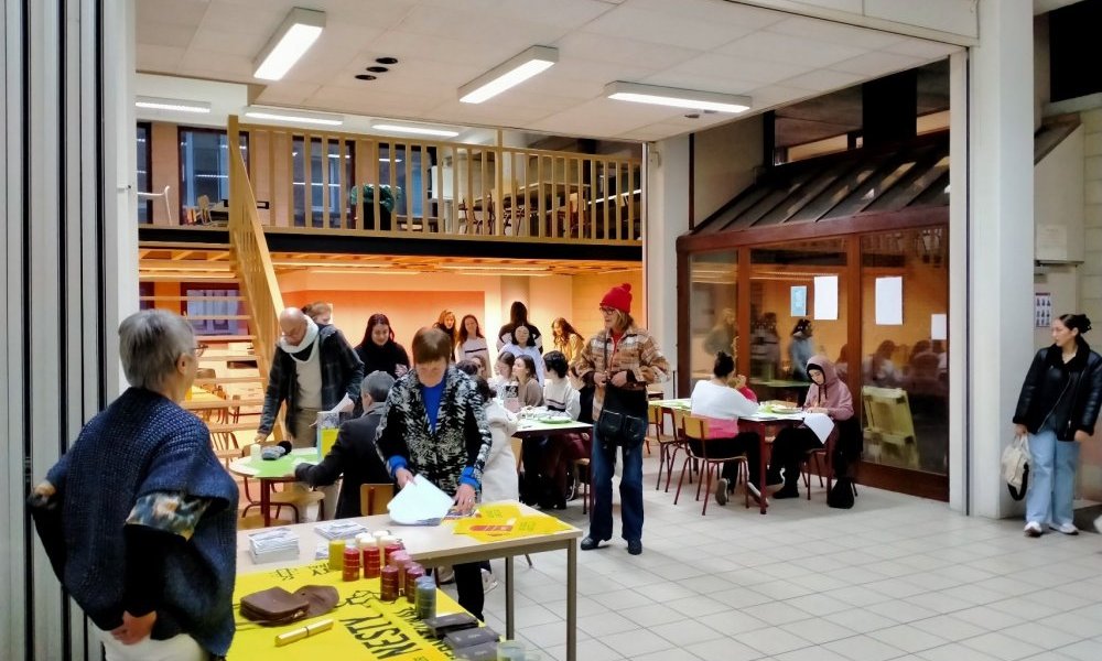 De bewustmakingsactie van Miel Maya Honing tijdens het eerlijke ontbijt op Helmo Guillemins
