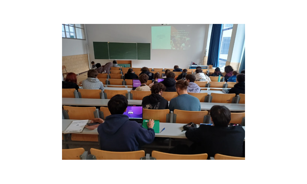 Three oral presentations to science students at the HEPL-Gloesener Campus in Liège