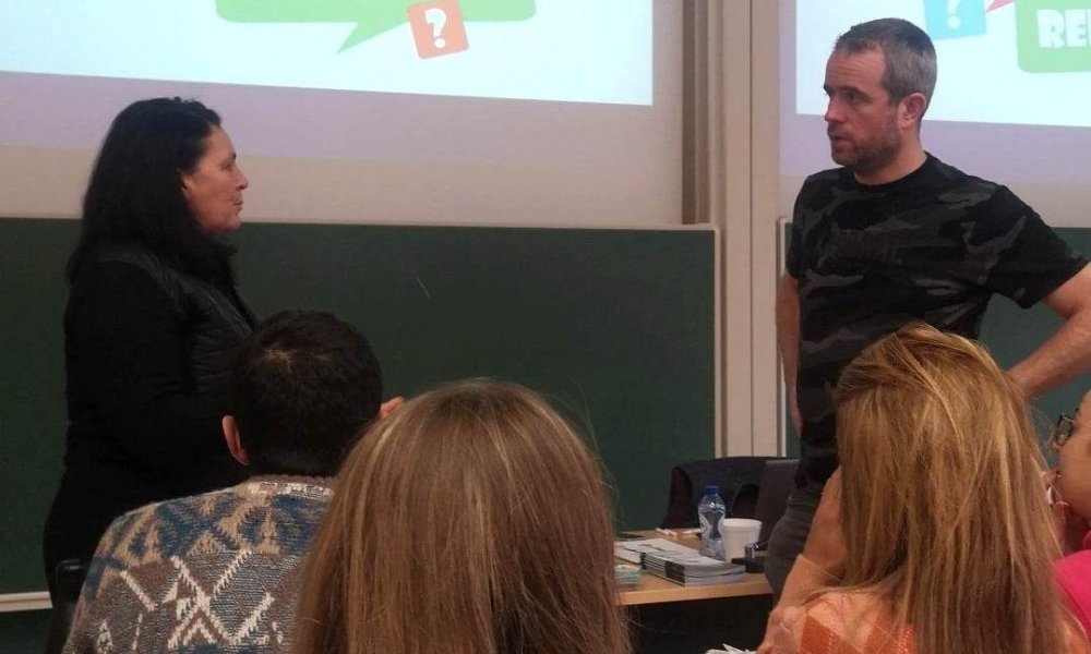 Présentation devant les élèves et les professeurs de la Faculté Warocqué de l'UMons (02/03/2023)