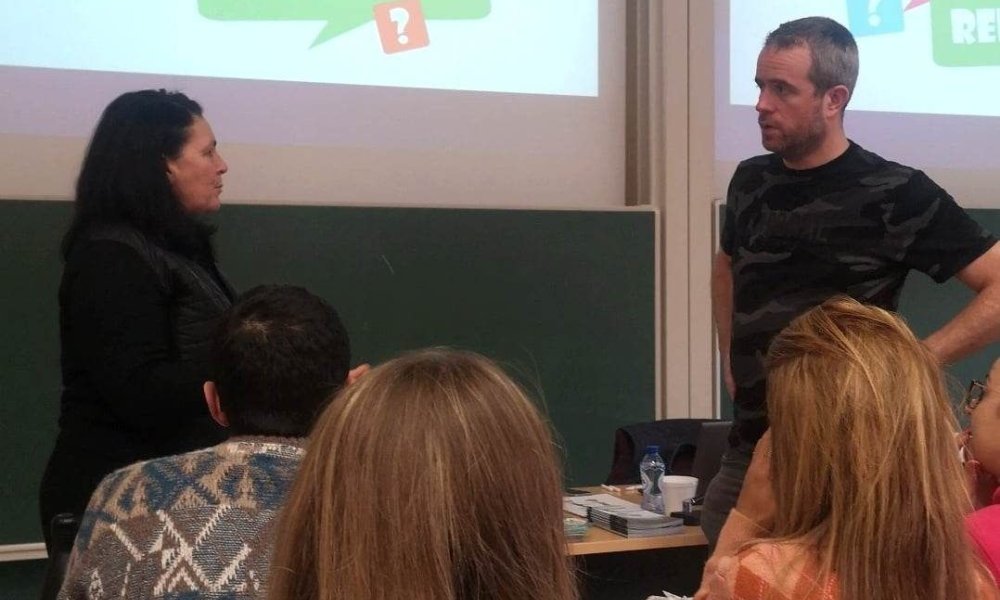 Présentation devant les élèves et les professeurs de la Faculté Warocqué de l'UMons (02/03/2023)
